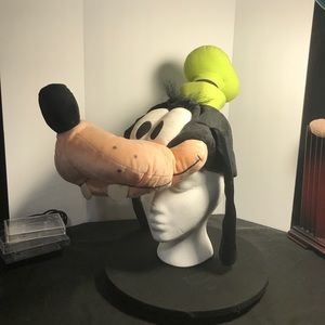DisneyLand Plush Goofy Hat